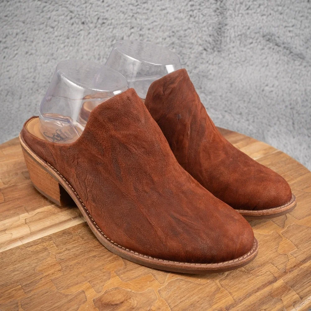 Sofft Women's Chestnut Brown Suede Mule Heels